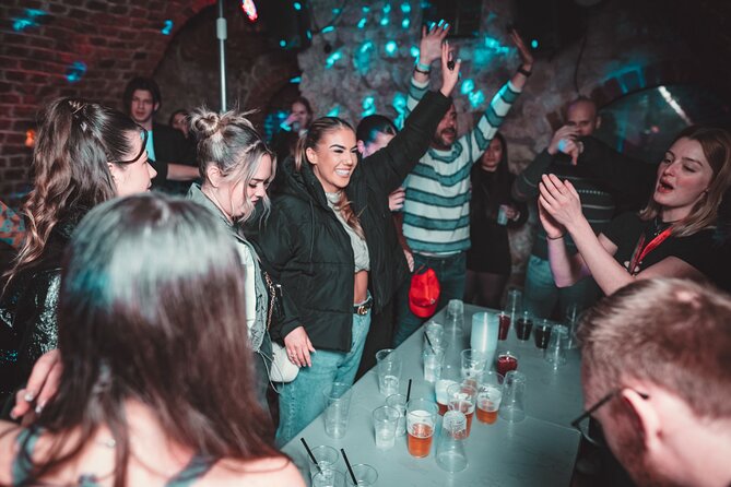 1 Hour of Open Bar Pub Crawl + Karaoke + VIP Entry to Best Clubs - Meeting at St. Wojciech Church in the Main Square