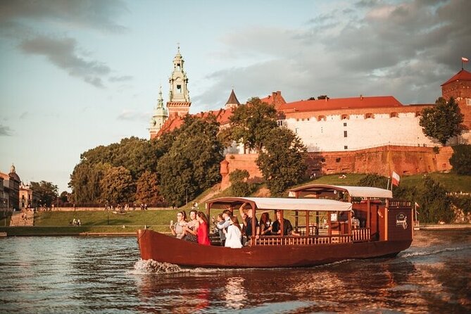 1 Hour Traditional Gondola Sightseeing Vistula River Cruise - Starting at Barka Mauretania in Kazimierz