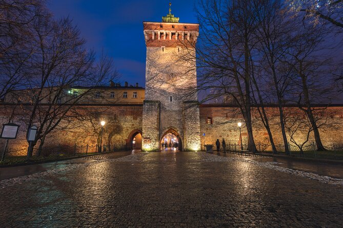 2-Hour City Walking Tour in Creepy Krakow - Staying comfortable on a two-hour night walk