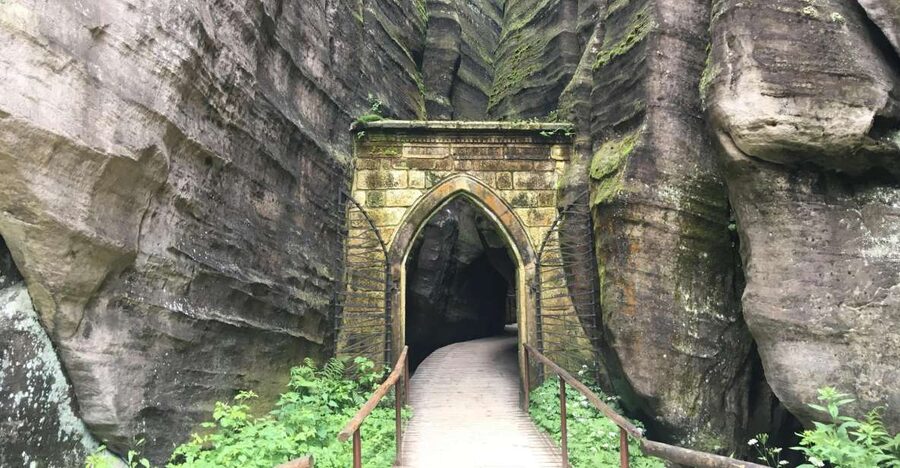 Adršpach: The Chronicles of Narnia Tour with Guide - The two-hour journey from Wrocław