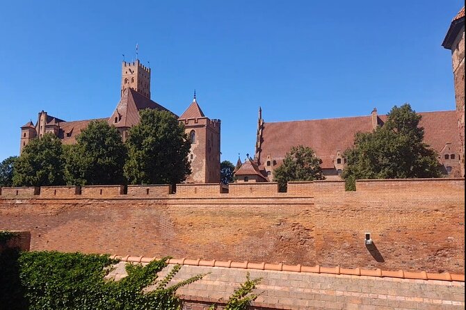 Aiport Gdansk Transfer to Malbork Castle or Stutthof - A private route from Gdansk to one of Poland’s major sights