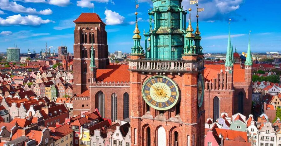 Artus Court and Gdansk Old Town Private Tour with Tickets - Starting beneath the High Gate