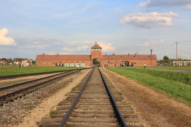 Auschwitz and Birkenau Memorial and Museum Guided Tour from Krakow - Why this Auschwitz visit deserves a full day