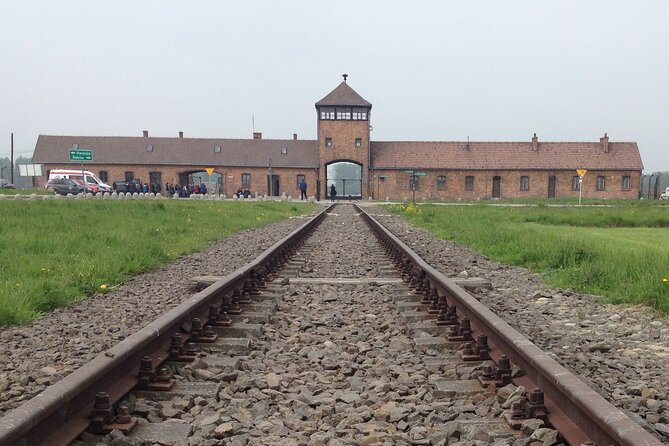 Auschwitz and Birkenau Round-Trip VIP Transport from Krakow - The drive from Krakow to Oświęcim