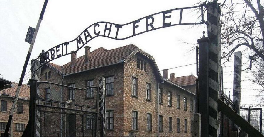 Auschwitz-Birkenau and Krakow Private Car Trip from Katowice - What the 3.5-hour Auschwitz visit covers