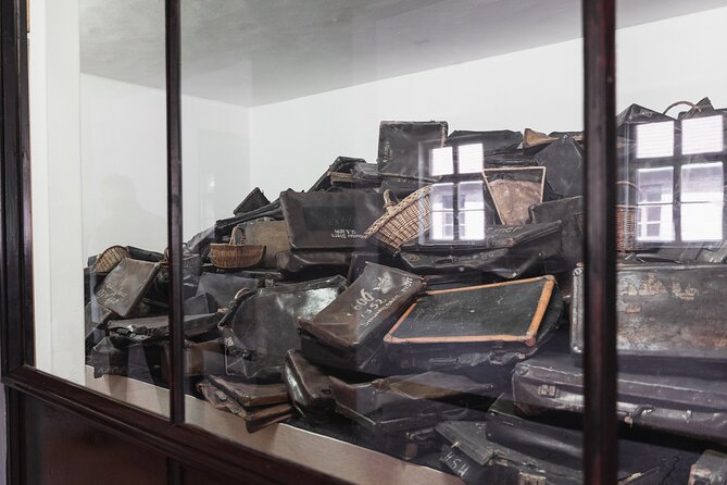 Auschwitz-Birkenau: Day Trip & Transfer from Kraków - Leaving Kraków for Auschwitz