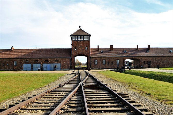 Auschwitz-Birkenau Guided Tour by Private Transport from Krakow - A serious day with a fixed pace