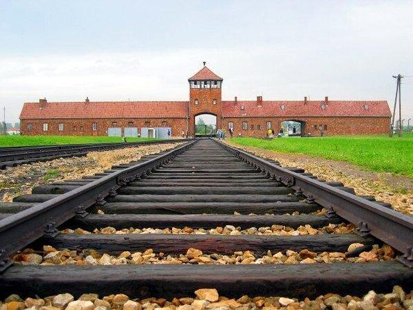 Auschwitz Birkenau Guided Tour/Skip The Line/PickUp/Guide ENG - Key points at a glance