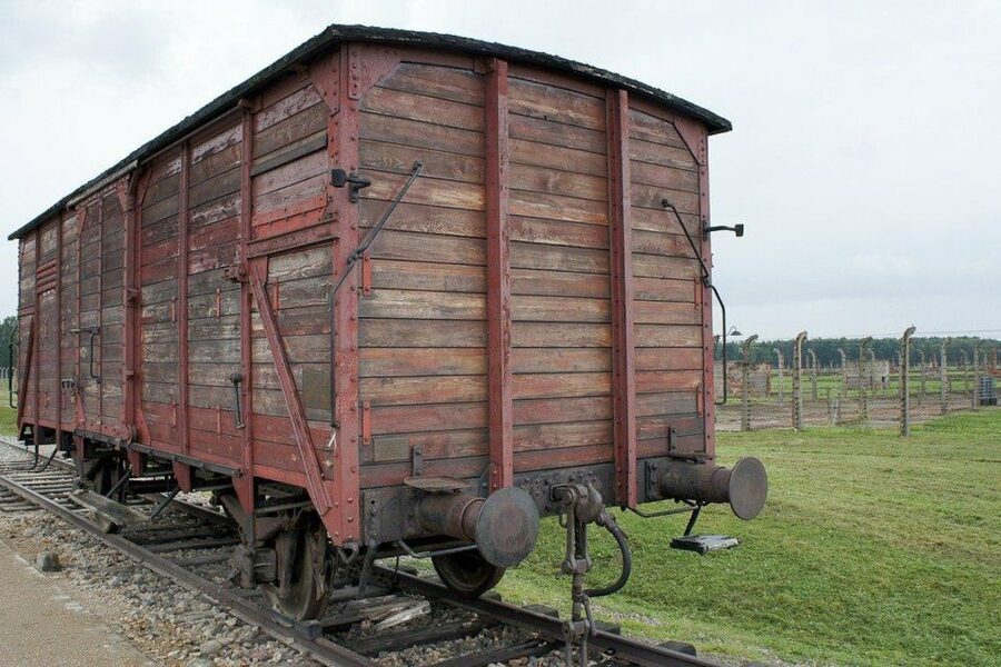 Auschwitz-Birkenau Guided Tour & Transfer from Krakow - The short transfer to Birkenau