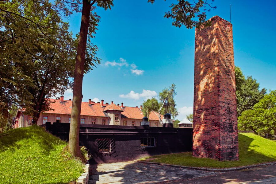 Auschwitz-Birkenau: Guided Tour with Fast Track Ticket - The Auschwitz I section