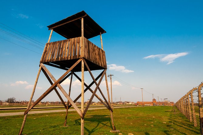 Auschwitz Birkenau Guided tour with transport - Three and a half hours on site, plus the journey