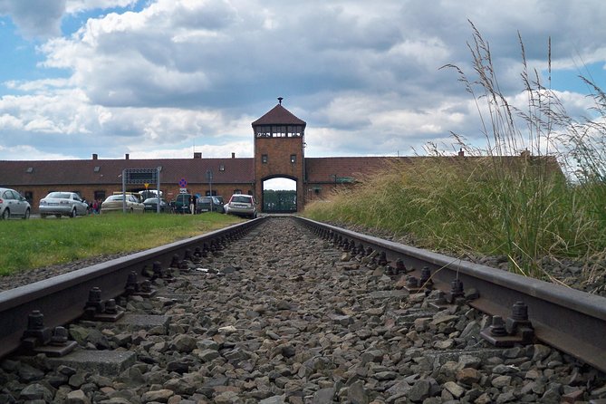 Auschwitz-Birkenau last minute guided Tour - Leaving Krakow in a private vehicle