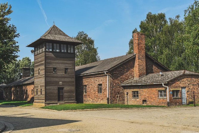 Auschwitz & Birkenau Live Guide Tour Entrance Ticket - Why the official guide and headphones matter