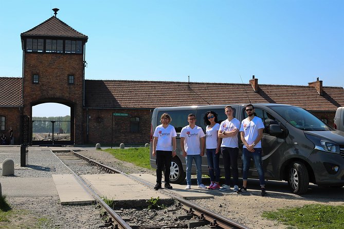 Auschwitz Birkenau: Live-Guided Tour with Transportation and Hotel Pickup - Queueing is the central problem
