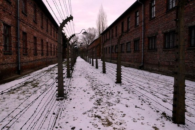 Auschwitz Birkenau Memorial and Museum group tour from Krakow - The early start from Krakow