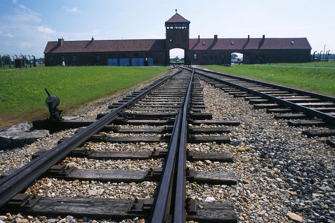 Auschwitz-Birkenau Museum and Memorial Guided Tour from Krakow - Why this seven-hour visit matters