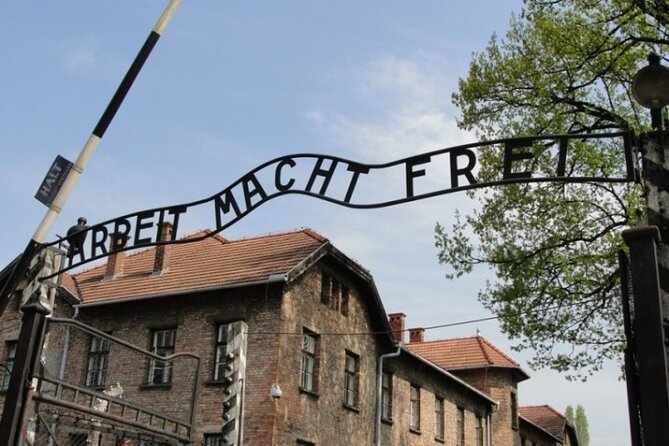Auschwitz Birkenau Round Transfer, Private Driver from Krakow - Why a private Auschwitz transfer can make sense