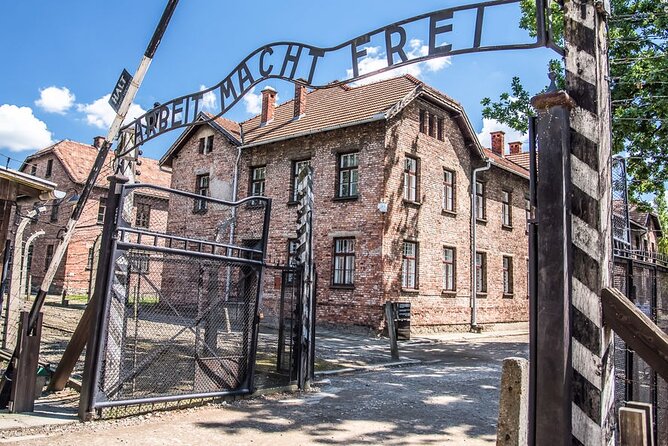 Auschwitz-Birkenau Tour Guide and Jewish museum and synagogue - Why this Auschwitz day trip is worth taking
