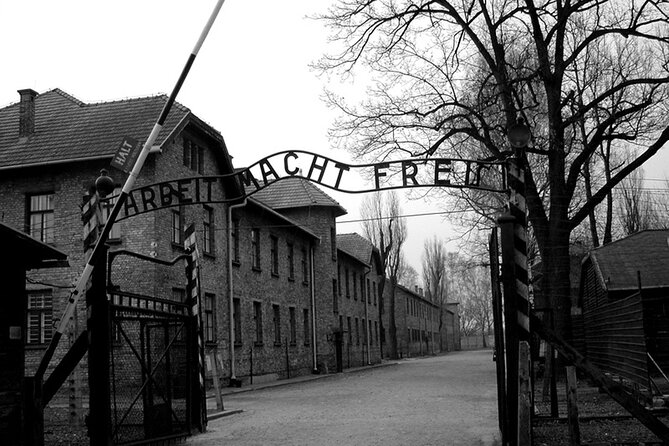 Auschwitz Birkenau Transfer and Guide with Salt Mine Combo Option - The lunch break is useful, but food is on you