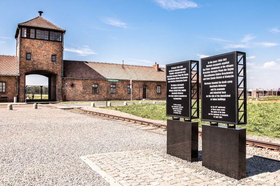 Auschwitz Ticket and Full-Day Tour from Krakow - The short transfer to Auschwitz II-Birkenau