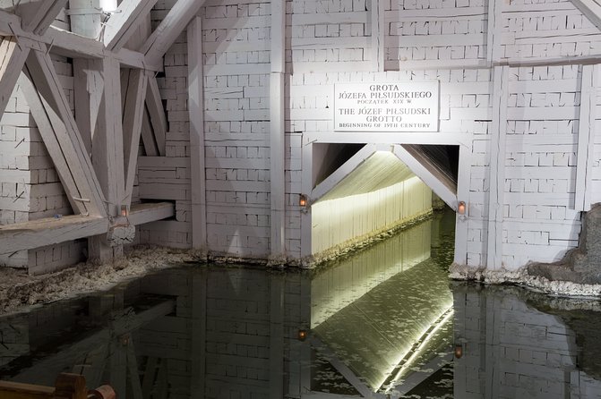 Auschwitz & Wieliczka ONE DAY Guided Tour +Private Transportation - Early pickup from your Krakow hotel