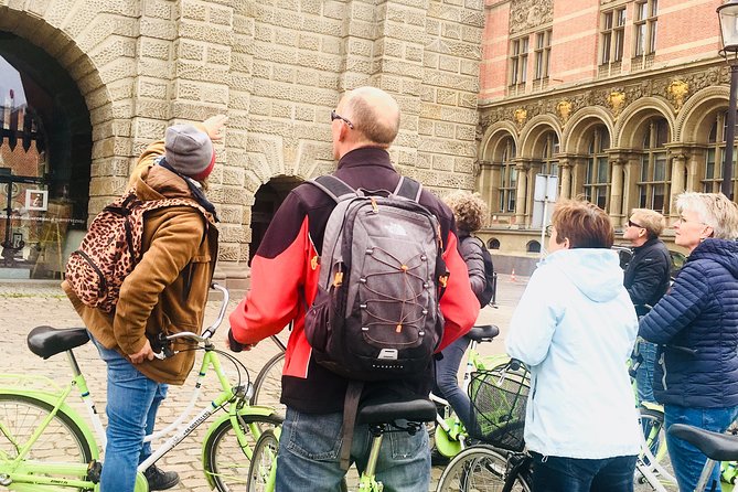 Bike Tour Gdansk - Standard - Dluga Street and Neptune’s Fountain