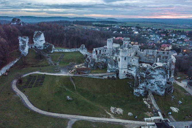 Castles Tour by The Eagles' Nests Trail, day tour from Krakow - Rabsztyn: ruins with room to look around