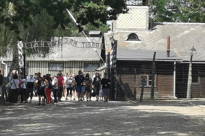 CV-Visit to the Auschwitz Camp in Italian with departure from Krakow - Why this Auschwitz visit needs time and attention