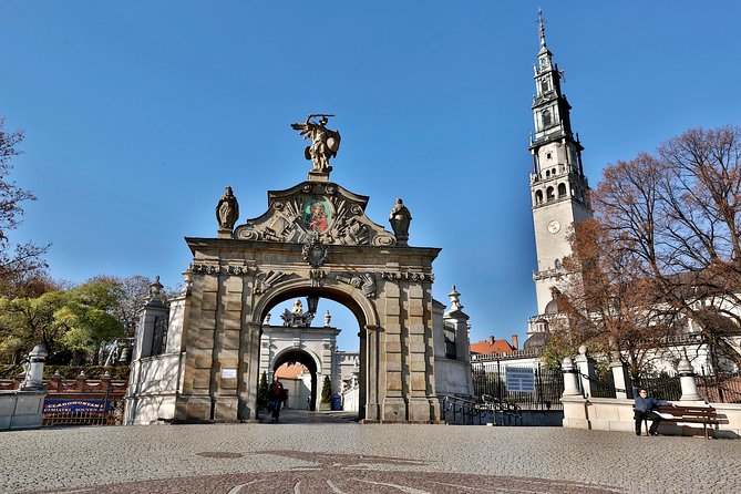 CZĘSTOCHOWA - BLACK MADONNA Monastery, PRIVATE tour from Kraków - What the guide adds to the visit