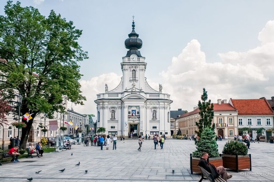 Day Tour: Traces of Pope John Paul II near Krakow - Łagiewniki and the Sanctuary of Divine Mercy