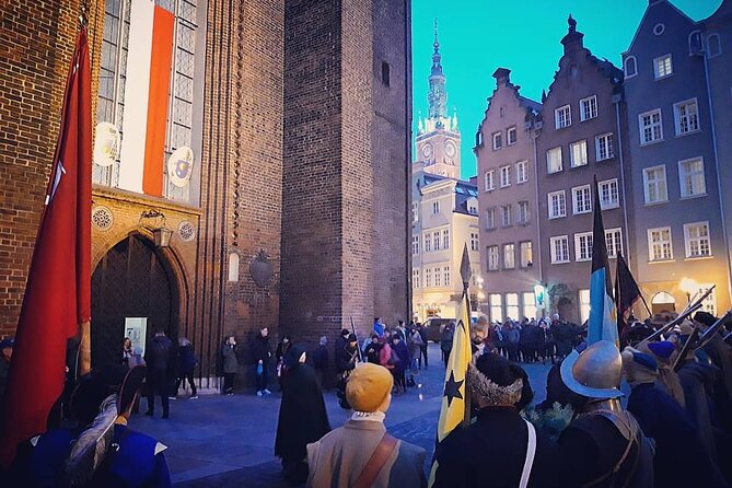 Discover Gdansk Walking Tour - Entering through the Golden Gate