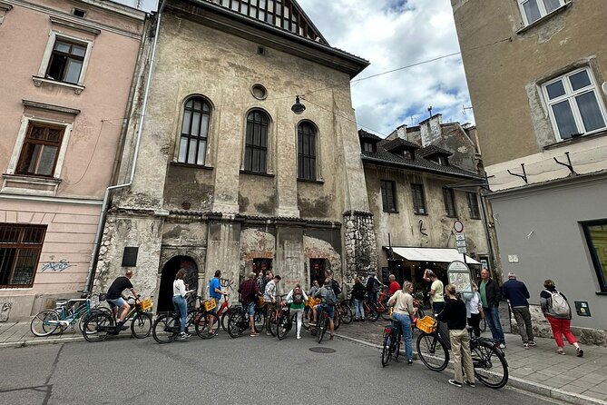 Discover Kraków by Bike with a Dutch guide - Planty Park and the medieval defenses