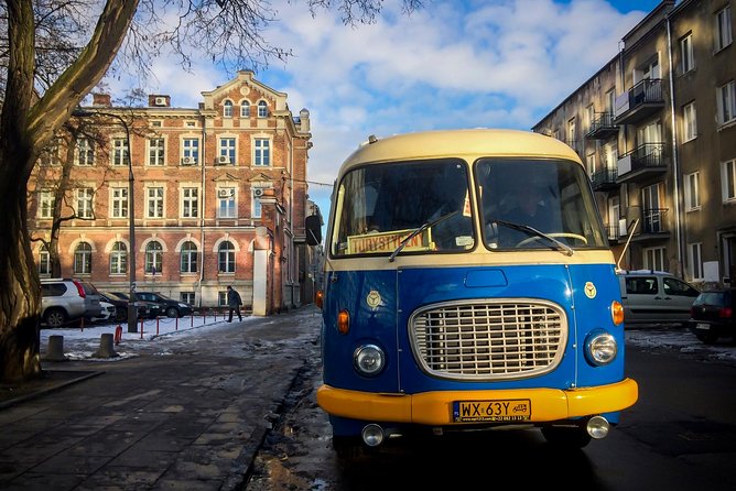 Discover the Dark Side of Warsaw in Praga District by Retro Bus - Murals on Brzeska and Stalowa streets