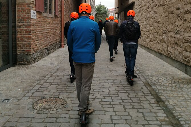Electric Scooter Tour: Full Tour (Old Town + Jewish Quarter) - Starting on Sienna Street with a short lesson