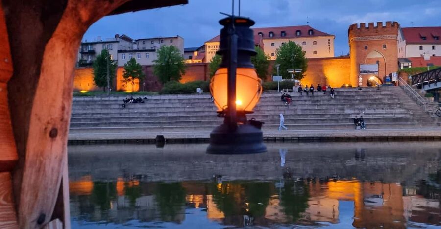 Evening Cruises in Toruń - A 50-minute route built around the panorama
