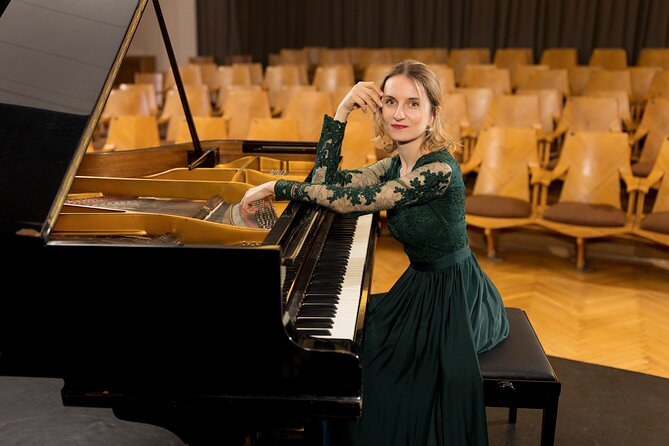 Everyday Chopin Concert at 7 PM with candlelight by the Castle - What happens before the piano recital