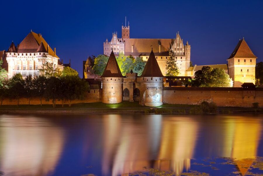 From Gdansk: Half-Day Malbork Castle Tour with Audioguide - Timing, food, and the three-hour limit