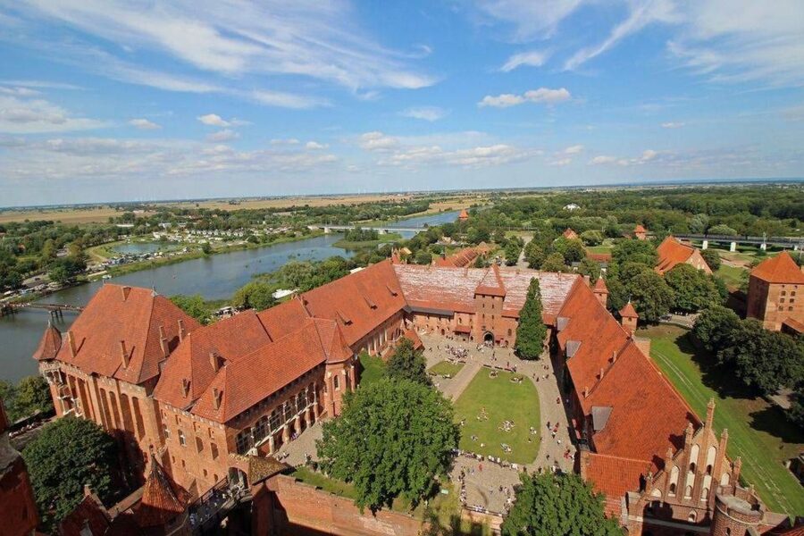 From Gdansk: Malbork Castle Trip with Ticket and Audio Guide - Why Malbork Castle deserves a full half-day