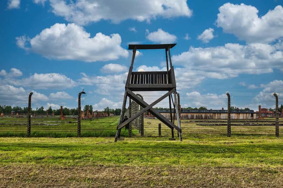 From Krakow: Auschwitz & Birkenau Guided Tour with Pick up - The short transfer to Birkenau