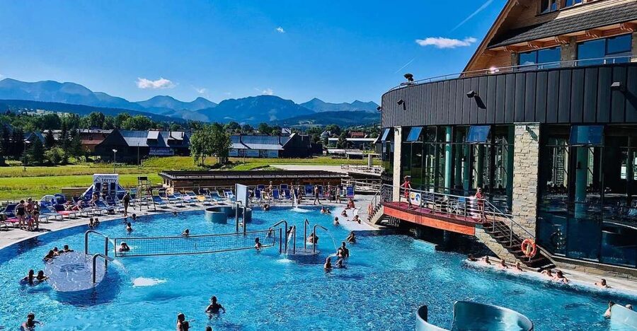 From Krakow: Chochołowskie Thermal Baths Ticket and Transfer - The 1.5-hour ride from Krakow