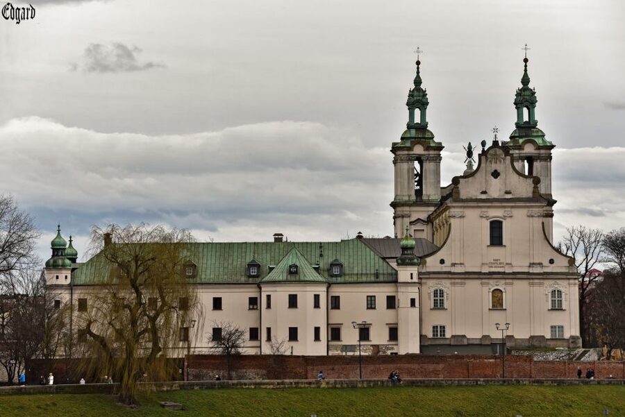 From Krakow: Częstochowa "Black Madonna" Day Tour - Leaving Krakow with a guide-driver