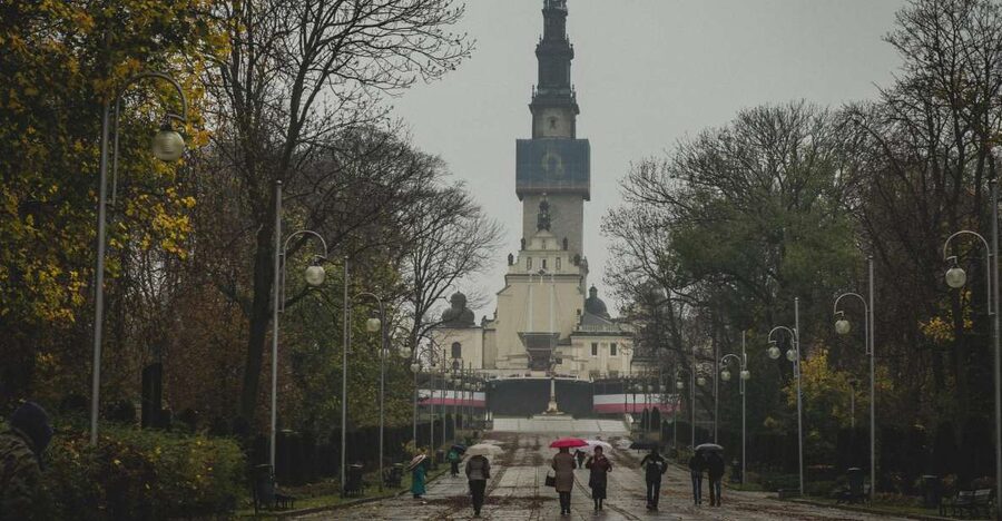 From Krakow: Częstochowa "Black Madonna" Day Tour - Free time in Częstochowa after the guided visit
