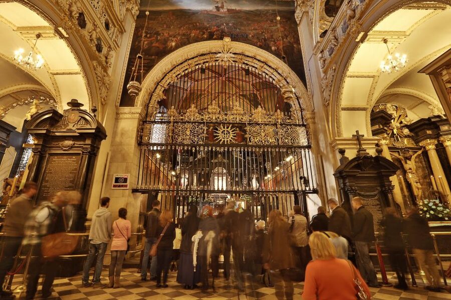 From Krakow: Czestochowa - The Black Madonna - Arriving at Jasna Gora monastery