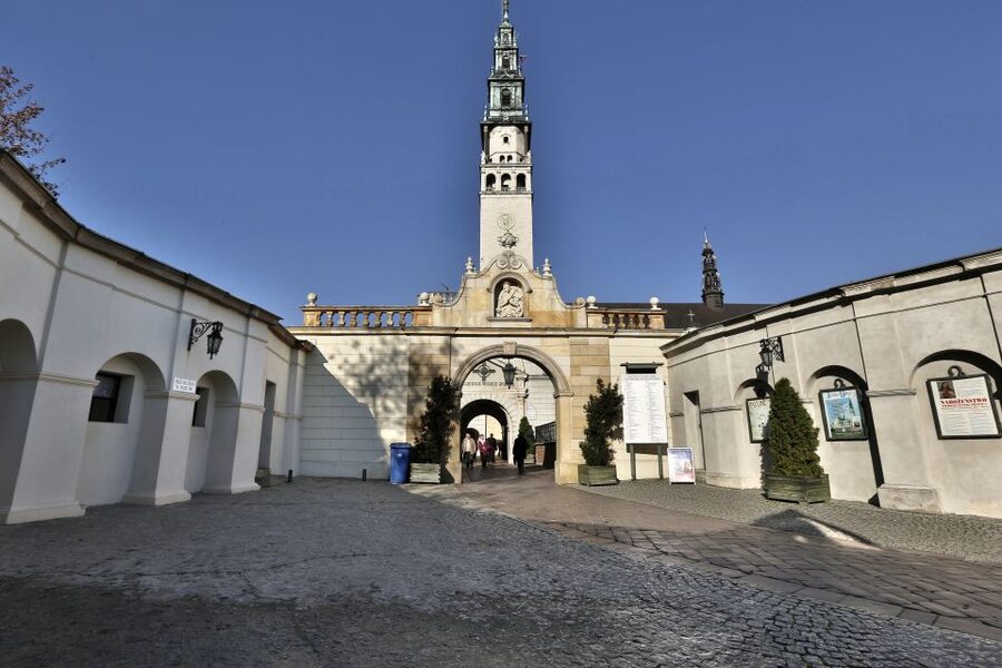 From Krakow: Czestochowa - The Black Madonna - The drive from Krakow and the Eagles’ Nests route