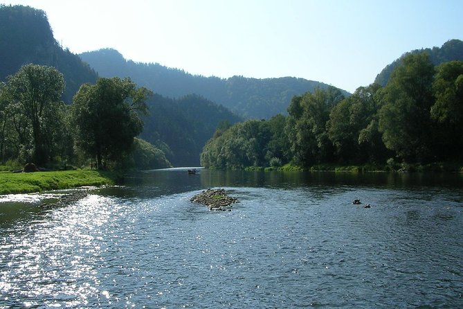 From Krakow: Dunajec River Rafting in Pieniny Mountains - What to pack for a roofless raft