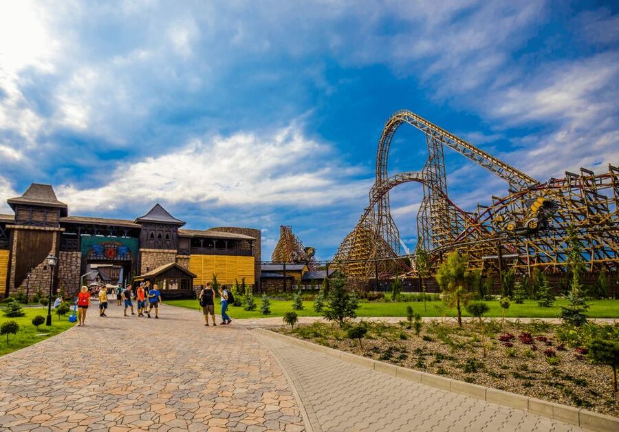 From Krakow: Energylandia Amusement Park Ticket & Transport - Who will enjoy this day most?