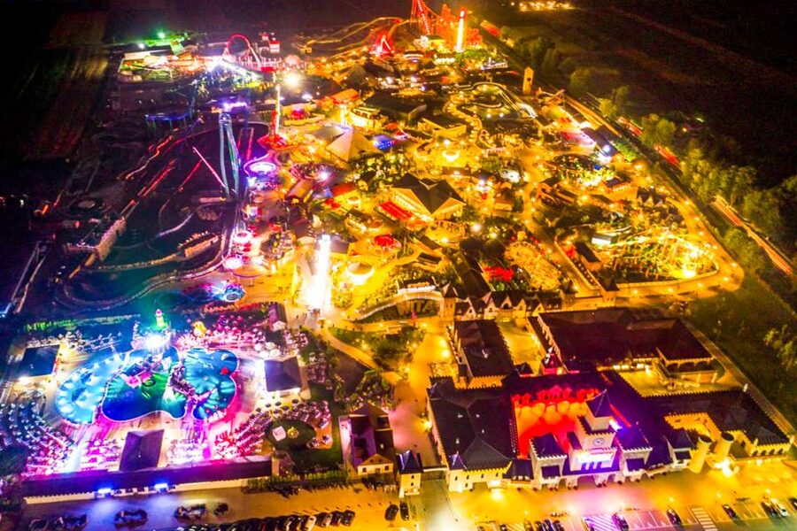 From Kraków: Energylandia Amusement Park Transfer and Entry - Food, drinks, and the real cost of the day