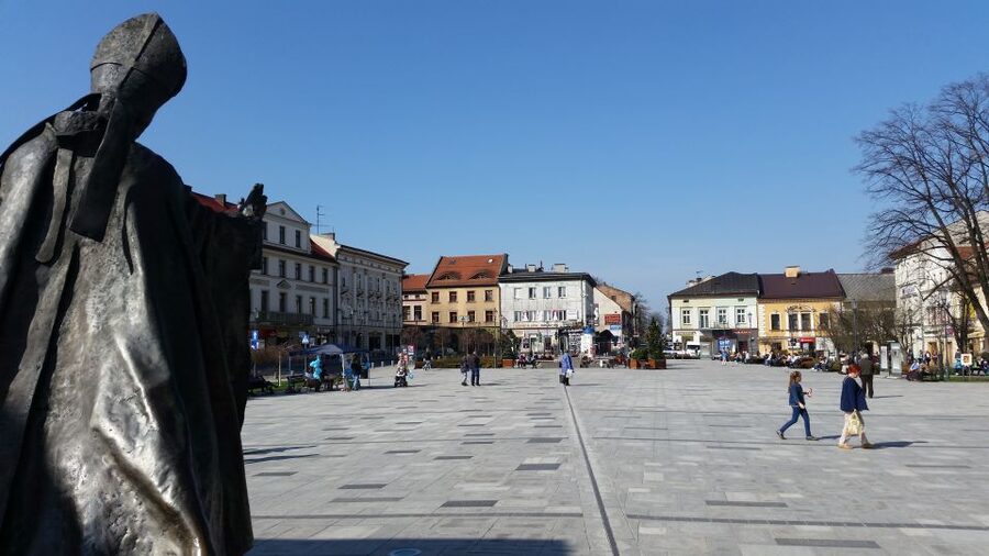 From Krakow: Full-Day Wadowice & Czestochowa Tour - Coffee, kremowka, and a small taste of Wadowice