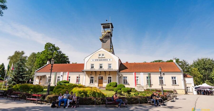 From Krakow: Guided Tour in Wieliczka Salt Mine - The 30-minute ride from Krakow