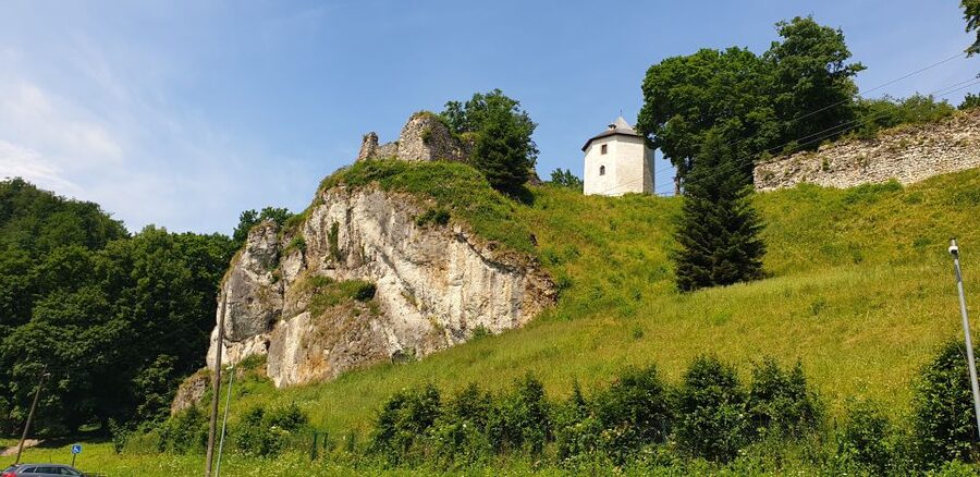 From Krakow: Ojców National Park & Ogrodzieniec Castle Tour - Ogrodzieniec Castle and its Witcher connection